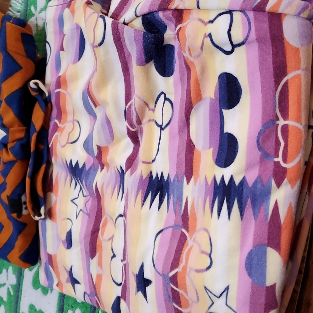 Lot of 2 Lularoe TC leggings gently used